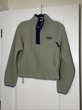 Columbia Olive Green Sherpa Pullover with Navy Accents